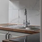 West End Cosy Pop Of Colour - Pass The Keys