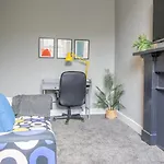 West End Cosy Pop Of Colour - Pass The Keys غلاسغو