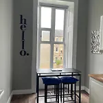 شقة West End Cosy Pop Of Colour - Pass The Keys