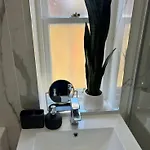 펜션 Paradise - Spacious 3- Bed House *
