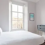 Apartment Incredible Contemporary Flat In Heart Of West End