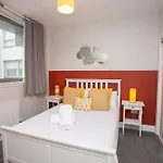 1 Bedroom Flat In The Heart Of Merchant Apartment Glasgow