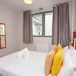 Apartment 1 Bedroom Flat In The Heart Of Merchant *