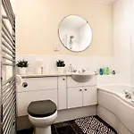 Appartement Stylish Modern Flat With Juliet Balcony & Parking