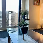 Appartement Stylish Modern Flat With Juliet Balcony & Parking