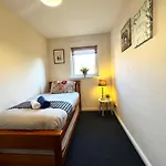Appartement Stylish Modern Flat With Juliet Balcony & Parking *