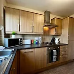 Appartement Stylish Modern Flat With Juliet Balcony & Parking