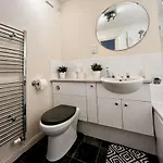 Appartement Stylish Modern Flat With Juliet Balcony & Parking *
