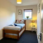 Stylish Modern Flat With Juliet Balcony & Parking Appartement *