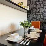 Appartement Stylish Modern Flat With Juliet Balcony & Parking *
