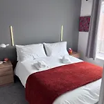 Radiant Homes 2 Bedrooms 2 Bathrooms Free Parking