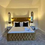 3 Bed - Sleeps 7 - Free Parking - Location Ferienhaus *