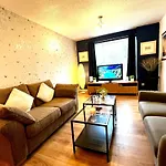 Apartment Ground Floor Flat With Free Parking & Wifi Glasgow