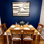 Ground Floor Flat With Free Parking & Wifi Apartment *