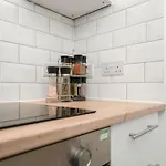 公寓 4 Beds - Gateway Getaway With Free Parking 格拉斯哥