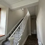 Spacious 5 Bedroom House Close To West End * Glasgow