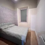 Traditional 5 Bedroom House Free Parking Westend
