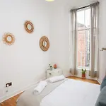 Lovely Spacious 2 Bed Flat *