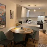 The Art Flat Woodlands *