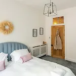 Boutique West End - 'the Nook' *