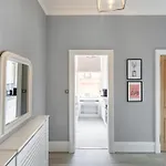 Boutique West End - 'the Nook' Glasgow