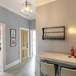 Boutique West End - 'the Nook' Glasgow