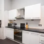 Lovely Flat In Ideal Location Глазго