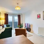 2br Flat Location With Free Parking דירה