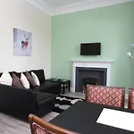 Number 52 Charlotte Street * גלאזגו