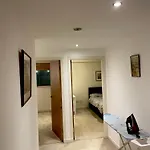 5 Beds ,4 Bedroom Duplex West Of Near Centre Apartman *