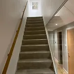 5 Beds ,4 Bedroom Duplex West Of Near Centre *