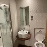 5 Beds ,4 Bedroom Duplex West Of Near Centre Apartman