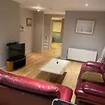 5 Beds ,4 Bedroom Duplex West Of Near Centre Apartman