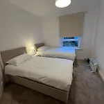 Casa de Férias Archillects Entire Two Bedroom Comfy House - Free Parking Glasgow