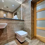 Stylish 3-bedroom In Apartament