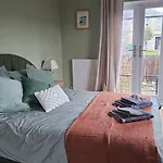 Beautiful Self Contained With Garden