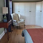 Beautiful Self Contained With Garden * Глазго