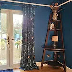 Апартаменты Beautiful Self Contained With Garden *