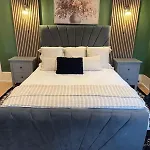 Apartament Away From In - Free Street Parking