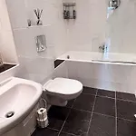 - Large Stylish 2 Bed Flat In Unique Ibrox Location Walking Distance To Subway And Free On-street Parking