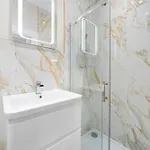 Large 4 Bed - Sleeps 8 - Perfect For Long - 30 Sec Walk To Subway - 5 Min Drive To Centre * Glasgow