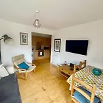 Perfect Location In Heart Of West End - Pass The Keys *