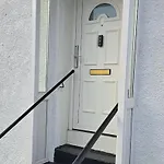- Beautiful Two Bedroom House In & Free Parking Дом отдыха Глазго