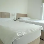 - Beautiful Two Bedroom House In & Free Parking