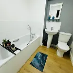 Modern Economy With King Bed