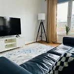 Апартаменты Modern Economy With King Bed