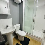 Апартаменты Modern Economy With King Bed *