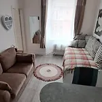 Cozy, Modern Flat In Govan