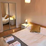 In Heart Of West End- Parking Space- Recent Refurb- Near And Kelvingrove Art Gallery Apartment *