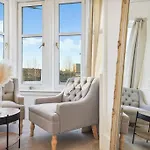 Large Terraced With Parking Prázdninový dům